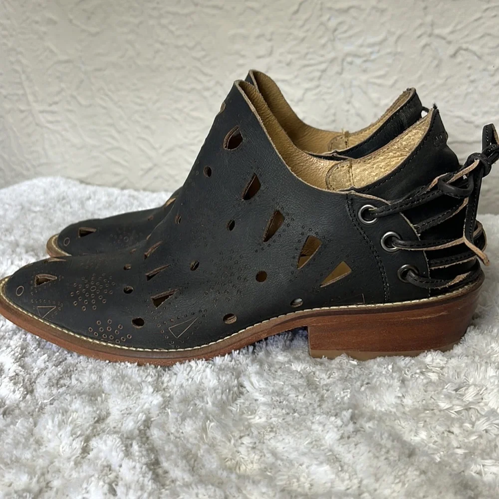 Musse & Cloud Anthropologie Coolise Leather Laser Cut Bootie